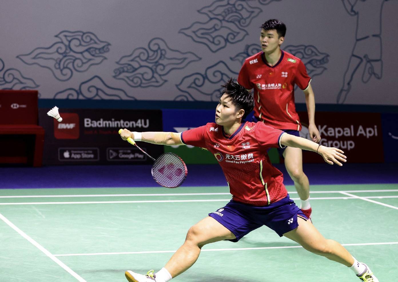 爱游戏2026-中国队翻盘印度队，黄鸭组合点燃赛场