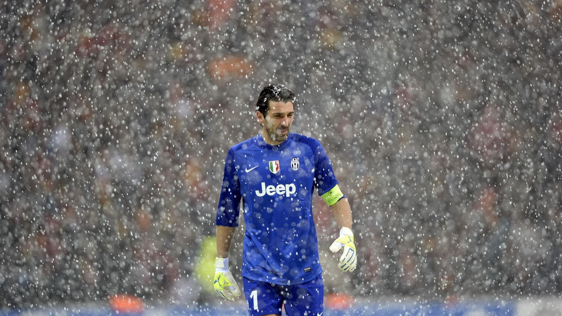 德里赫特，从水货标签到关键先生，一个中卫的史诗救赎