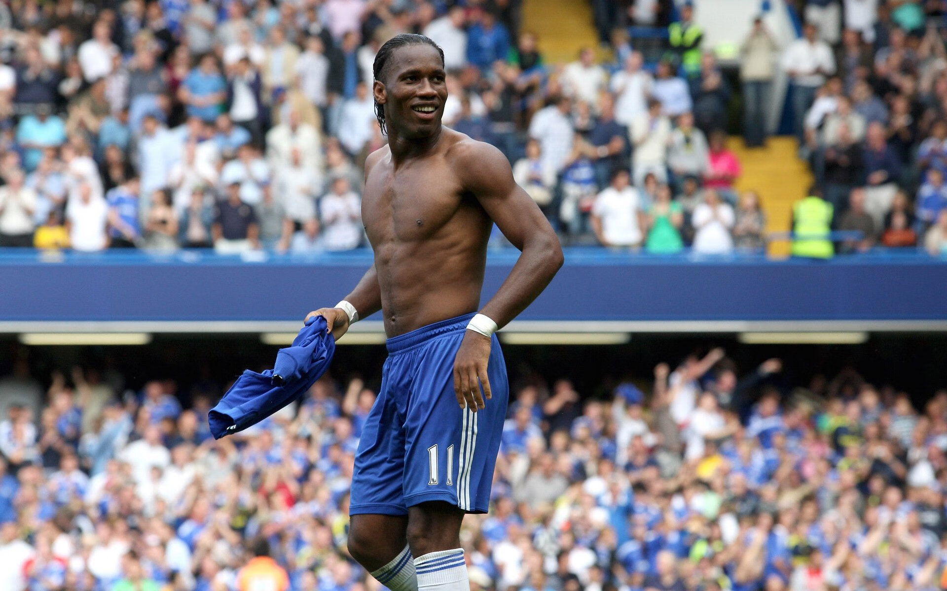 马丁内利连续得分拉开差距,伊拉克硬仗取胜新西兰,绿茵场上的文明启示录