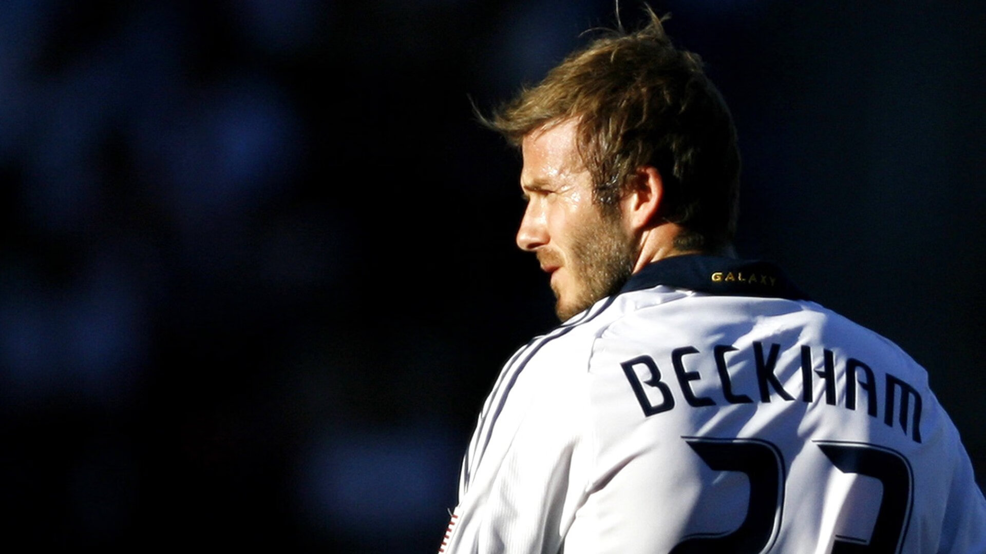 乌拉圭封锁加拿大，皮克在F1街道赛接管比赛，一场颠覆认知的跨界风暴