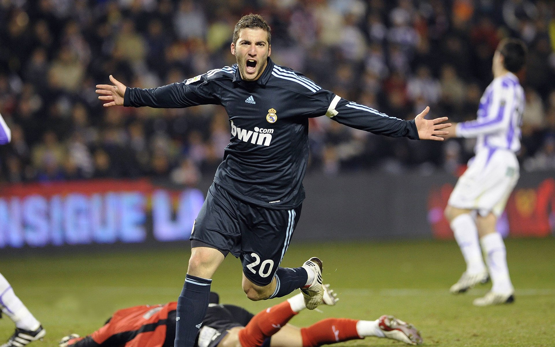 新疆队对阵广东队，拉梅洛统治全场，当东方铁骑遇上南粤风暴