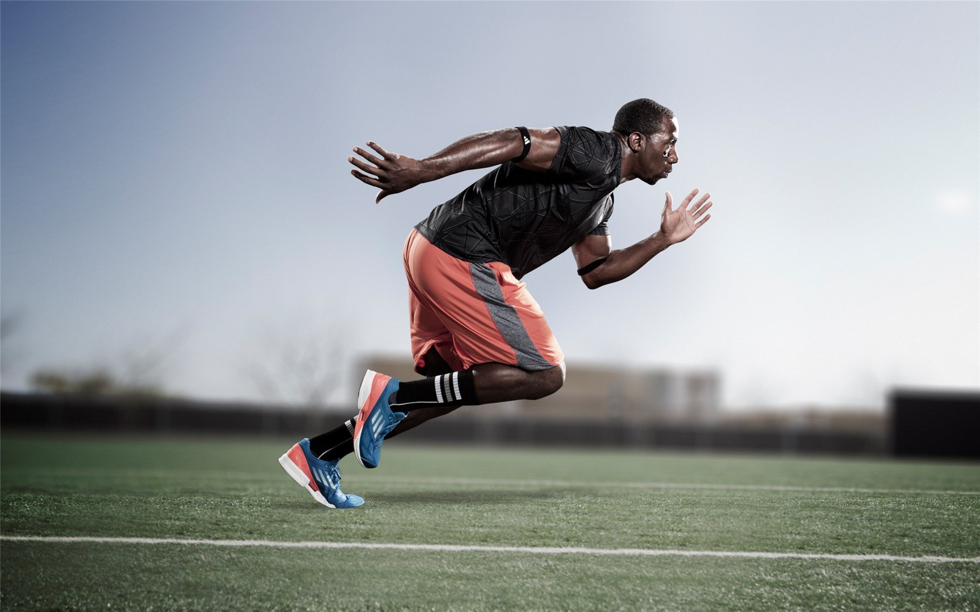 芬兰速胜苏格兰，坎特攻防两端的统治艺术